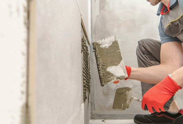 L'expertise artisanale des carreleurs à Annecy, des compétences techniques pointues au service de la qualité